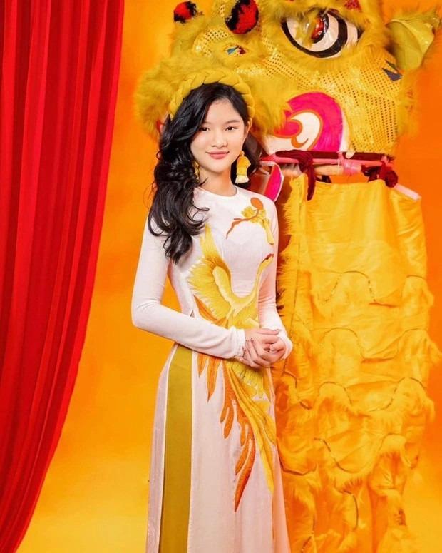 Con gái Trương Ngọc Ánh cá tính khi xuất hiện cùng mẹ-4