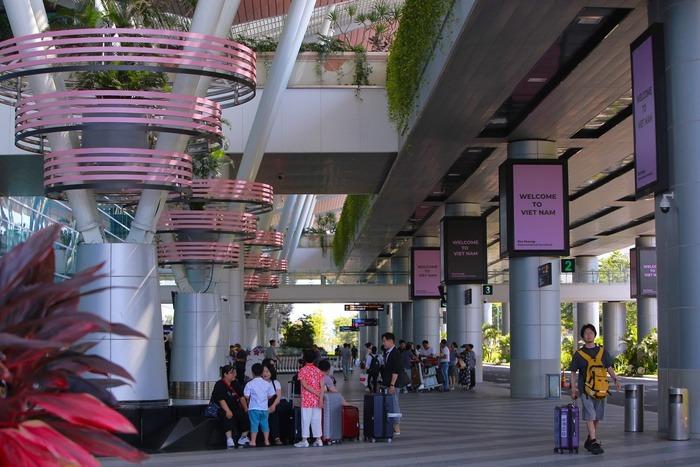 Nhà ga Quốc tế Đà Nẵng phủ hồng đen hưởng ứng không khí đón BLACKPINK