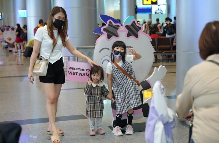 Nhà ga Quốc tế Đà Nẵng phủ hồng đen hưởng ứng không khí đón BLACKPINK-2