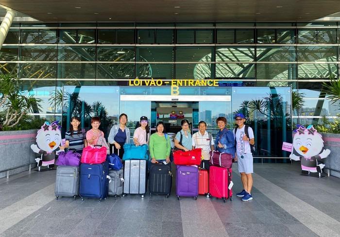 Nhà ga Quốc tế Đà Nẵng phủ hồng đen hưởng ứng không khí đón BLACKPINK-13