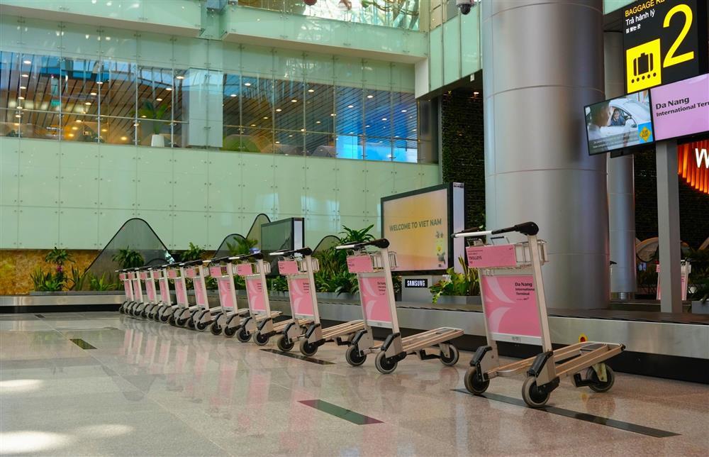 Nhà ga Quốc tế Đà Nẵng phủ hồng đen hưởng ứng không khí đón BLACKPINK-16