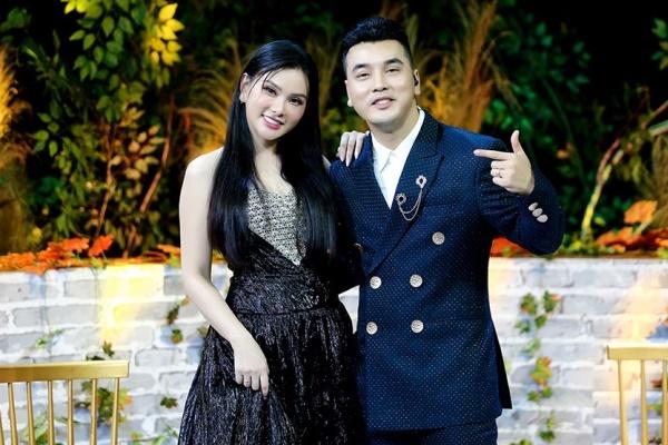 Hôn nhân đời thực bên chồng kém 10 tuổi của nữ ca sĩ nổi tiếng những năm 2000-9