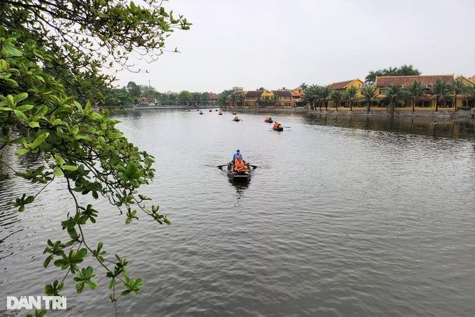 Khu du lịch Tam Cốc - Bích Động bất ngờ dừng đón khách-2