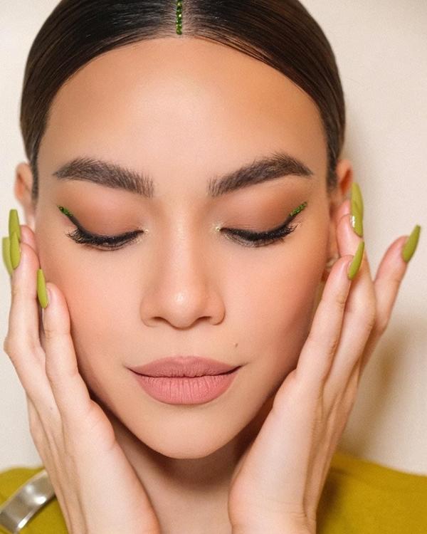 Hồ Ngọc Hà có thói quen làm mất thẩm mỹ đôi bàn tay, tệ hơn là dễ gây hiểm họa khó ngờ-4