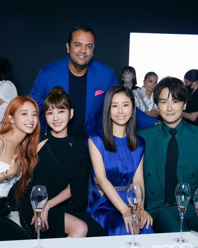 Lâm Tâm Như gây ấn tượng với vẻ kiều diễm cạnh các đàn em-3