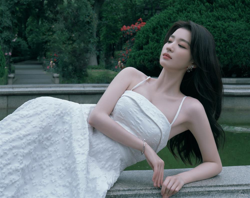 Nhan sắc thần tiên tỷ tỷ thế hệ mới-4