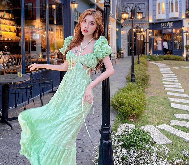 Cô nàng vào bếp mà mặc váy ngủ ren mỏng manh, dân mạng nơm nớp lo hớ hênh-3