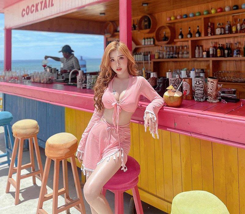 Cô nàng vào bếp mà mặc váy ngủ ren mỏng manh, dân mạng nơm nớp lo hớ hênh-4