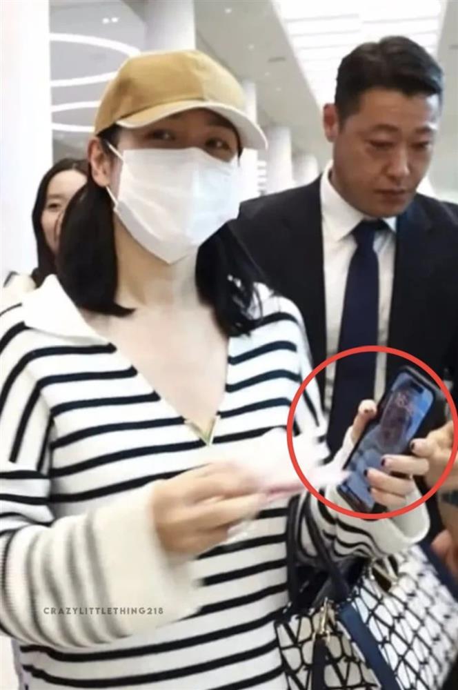 Son Ye Jin vô tình để lộ hình ảnh con trai, diện mạo thế nào mà khiến dân tình trầm trồ?-2