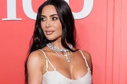 Kim Kardashian đeo dây eo gắn viên kim cương 2 triệu USD