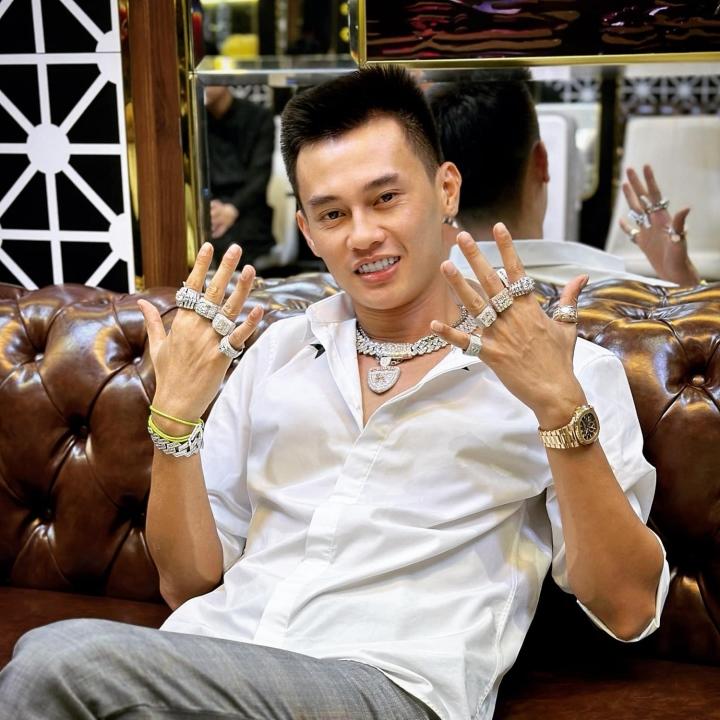 Khối tài sản khổng lồ của tay buôn siêu xe Phan Công Khanh-1