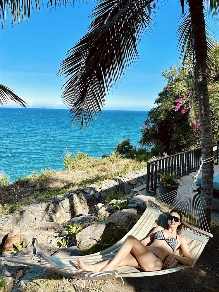 Jennifer Phạm làm mẹ 4 con vẫn giữ dáng không mỡ thừa, em gái Mỹ cũng chẳng thua kém với đáy thắt lưng ong-4