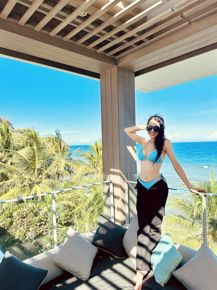 Jennifer Phạm làm mẹ 4 con vẫn giữ dáng không mỡ thừa, em gái Mỹ cũng chẳng thua kém với đáy thắt lưng ong-5