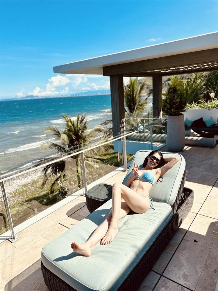 Jennifer Phạm làm mẹ 4 con vẫn giữ dáng không mỡ thừa, em gái Mỹ cũng chẳng thua kém với đáy thắt lưng ong-6