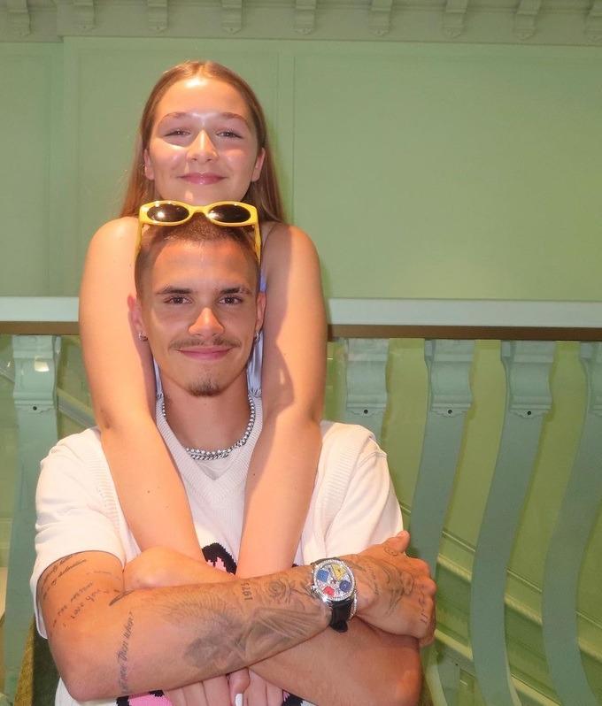 12 tuổi, Harper Beckham đã cao ngang mẹ-5