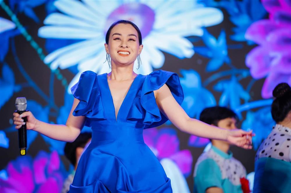 Vẻ trẻ trung ở tuổi 40 của nhóm Mắt Ngọc đình đám một thời-10