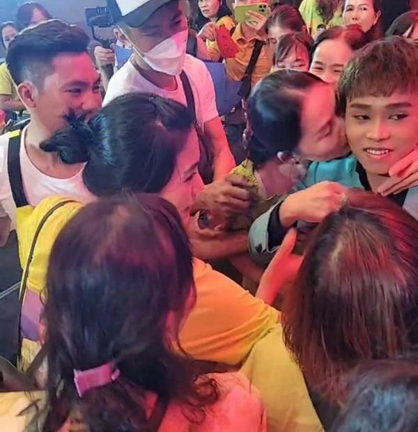 Đu thần tượng - chuyện vui, buồn-3