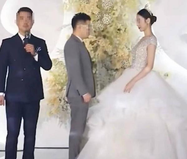 Chia tay vì sính lễ, một tháng sau bạn trai đi lấy vợ mới-1