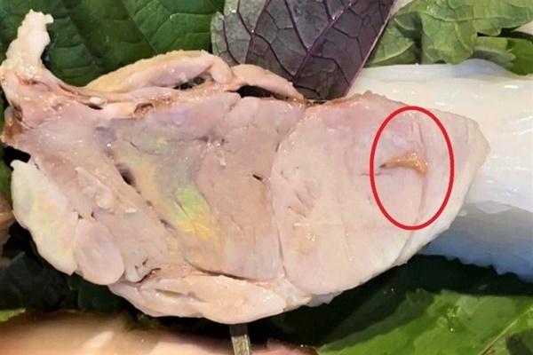 Cơm bụi 160.000 đồng ở Hà Nội: Bình dân bán giá trên trời nhưng khó xử phạt?-5