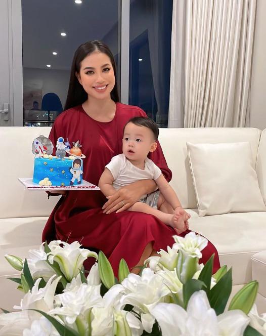 Hoa hậu Phạm Hương hiếm hoi xuất hiện bên ông xã đại gia nhưng vẫn giữ 1 nguyên tắc-5