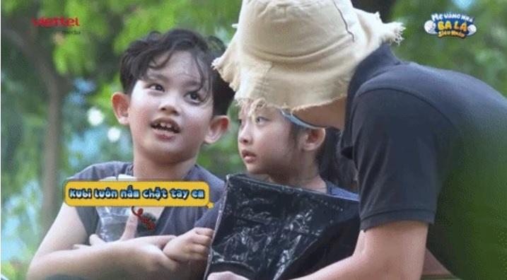 Phan Hiển chán vì Khánh Thi đi vé hạng thương gia, còn mình chỉ được đi hạng thường-2