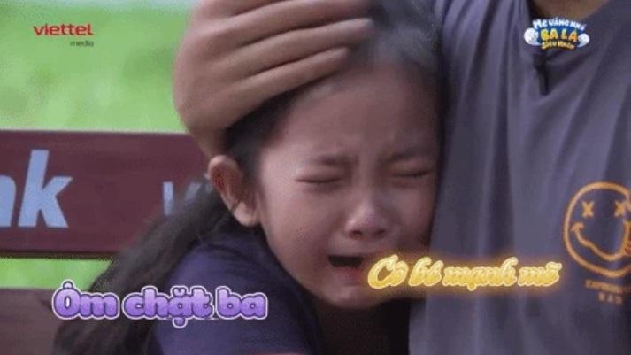 Phan Hiển chán vì Khánh Thi đi vé hạng thương gia, còn mình chỉ được đi hạng thường-3