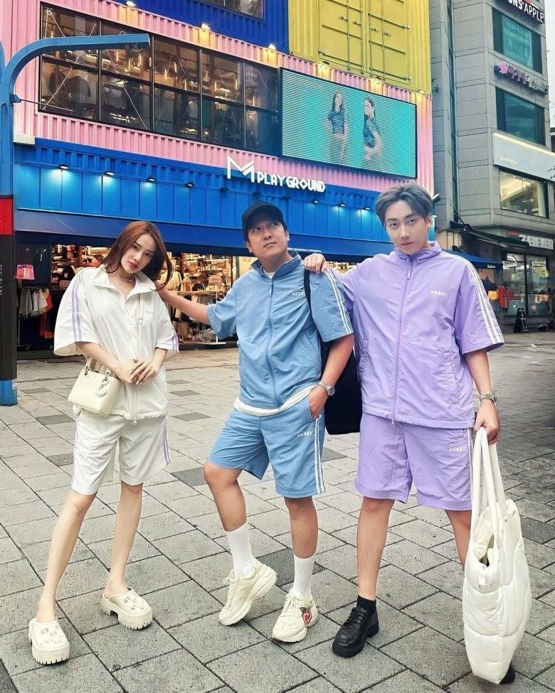 Không dám tin Nhã Phương mang bầu hơn 3 tháng, mặc quần có như không khoe chân búp bê bé xíu-1