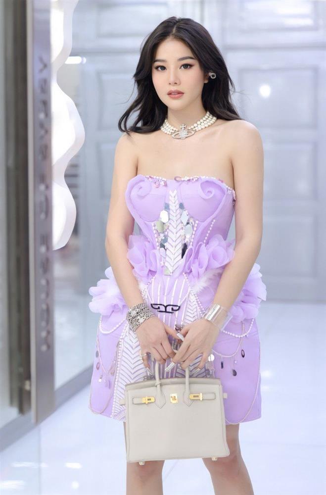 Vợ đại gia siêu xe Bến Tre nổi nhất hôm nay, mẹ 2 con có body đẹp không thua vợ Bùi Tiến Dũng-3