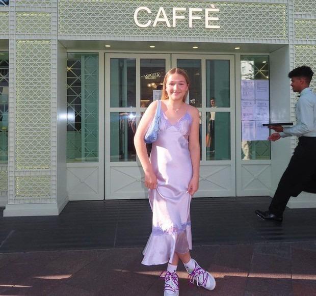 Victoria Beckham cấm con makeup nhưng liên tục để Harper mặc đồ không hợp tuổi-1