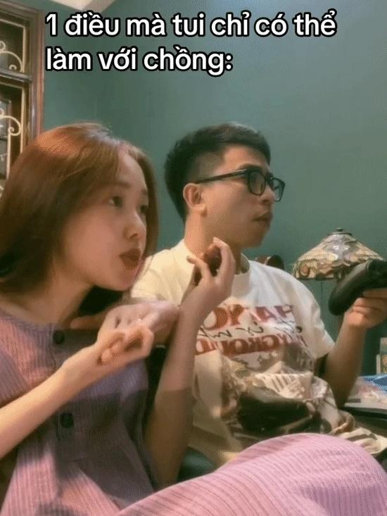 Đoạn clip 12s hút 2,4 triệu người vào xem thiếu gia hệ thống phở chiều vợ-1