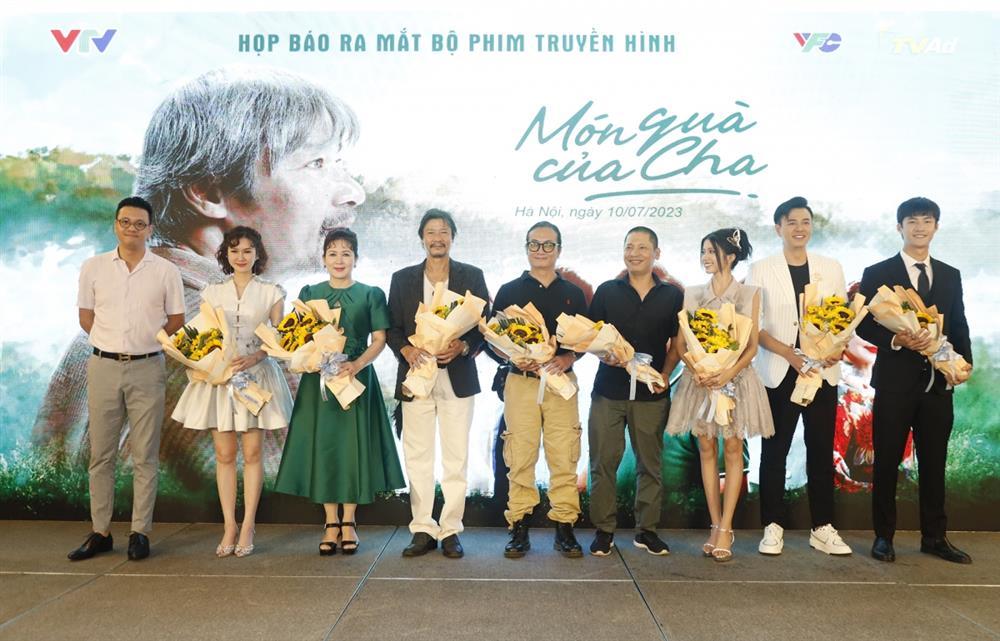 Tuấn Tú bị mẹ vợ khinh rẻ trong phim mới đóng cùng Hương Giang-1