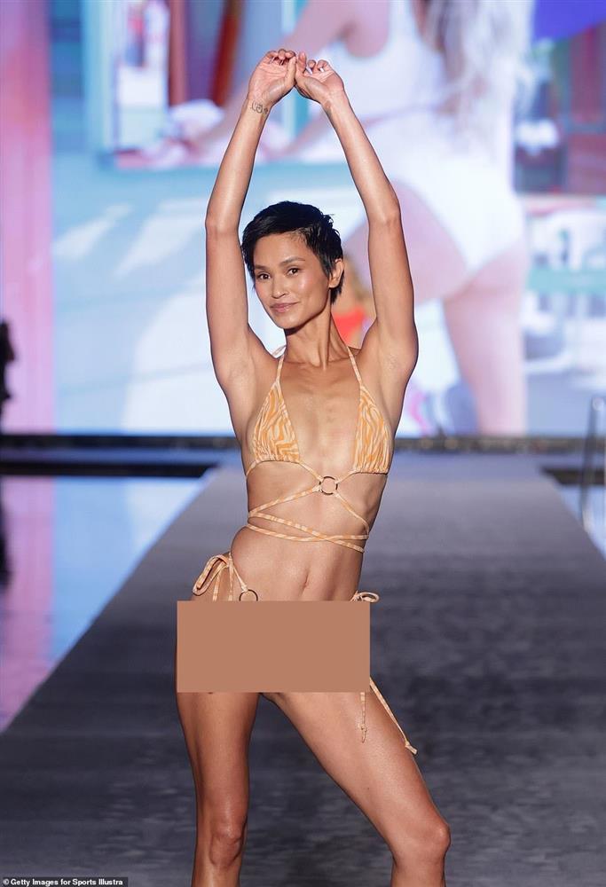 Mỹ nhân bế con gái mới sinh trình diễn ở show áo tắm hot nhất hành tinh-9