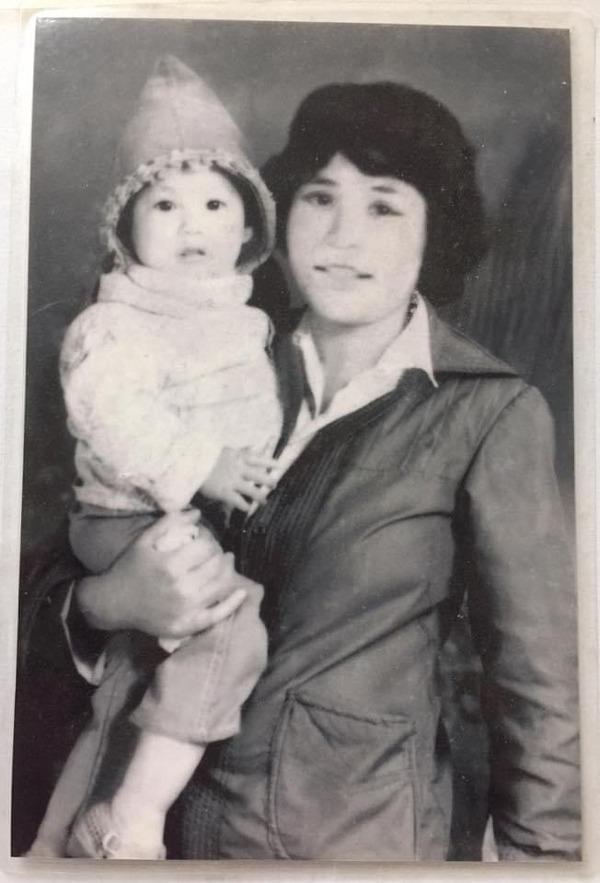 Mẹ ruột phú bà phim Đừng nói khi yêu: Diễn viên đoàn ca múa Bắc Thái, tuổi xế chiều chăm cháu-1