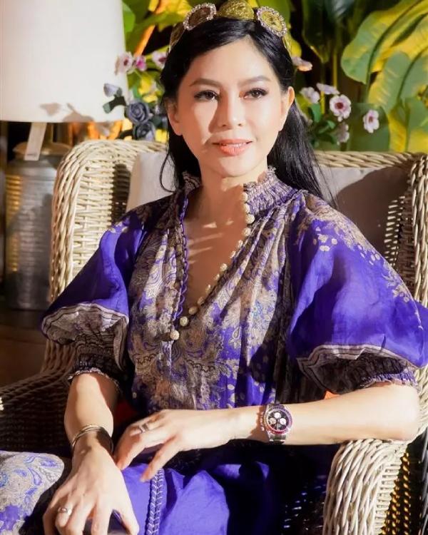 Thủy Tiên Vị Đắng Tình Yêu thập niên 90: Bí quyết nào để da dáng tuổi 53 vẫn trẻ đẹp không tì vết?-5