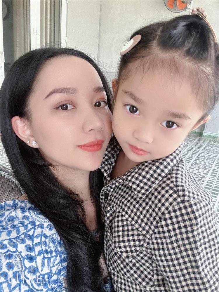 Vợ Lê Dương Bảo Lâm lần đầu đọ sắc Mai Phương Thúy, thua chiều cao nhưng không kém nhan sắc-7