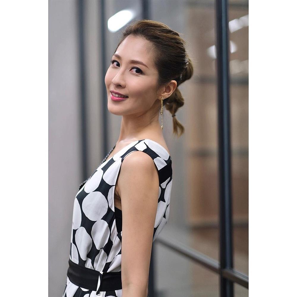 9 mỹ nhân TVB: Người viên mãn bên chồng, người cô độc ở tuổi 50-4