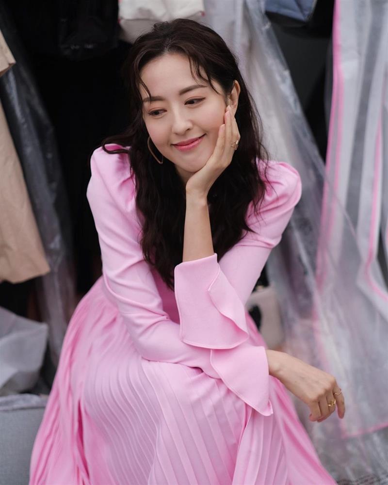 9 mỹ nhân TVB: Người viên mãn bên chồng, người cô độc ở tuổi 50-8