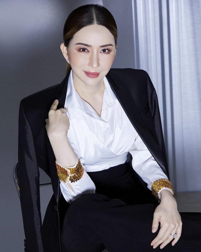 22 tuổi, người đẹp chuyển giới đi vào lịch sử Hoa hậu Hoàn vũ-8