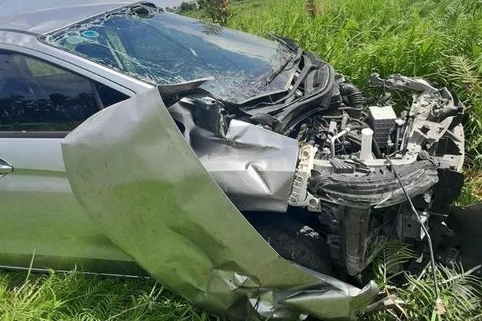 Ô tô va chạm tàu hỏa, 5 người thương vong-1