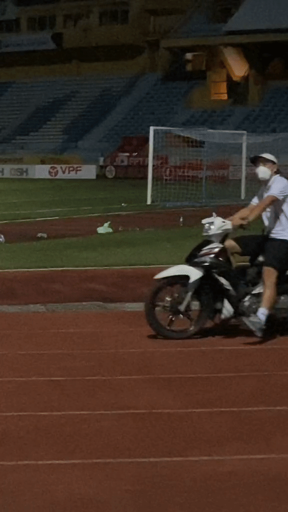 Quang Hải, Văn Hậu đi làm bằng xế hộp bạc tỷ, bất ngờ với lựa chọn của Đặng Văn Lâm-4