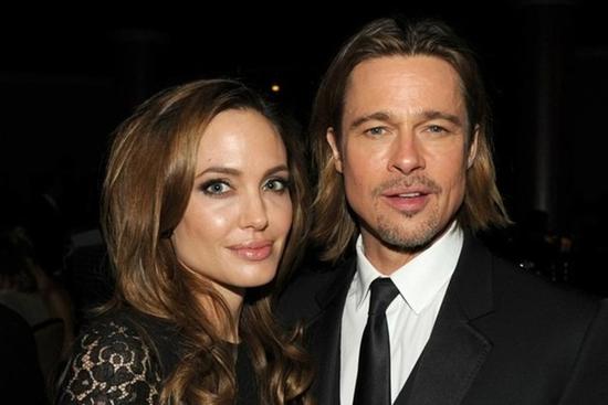 Angelina Jolie chế giễu Brad Pitt