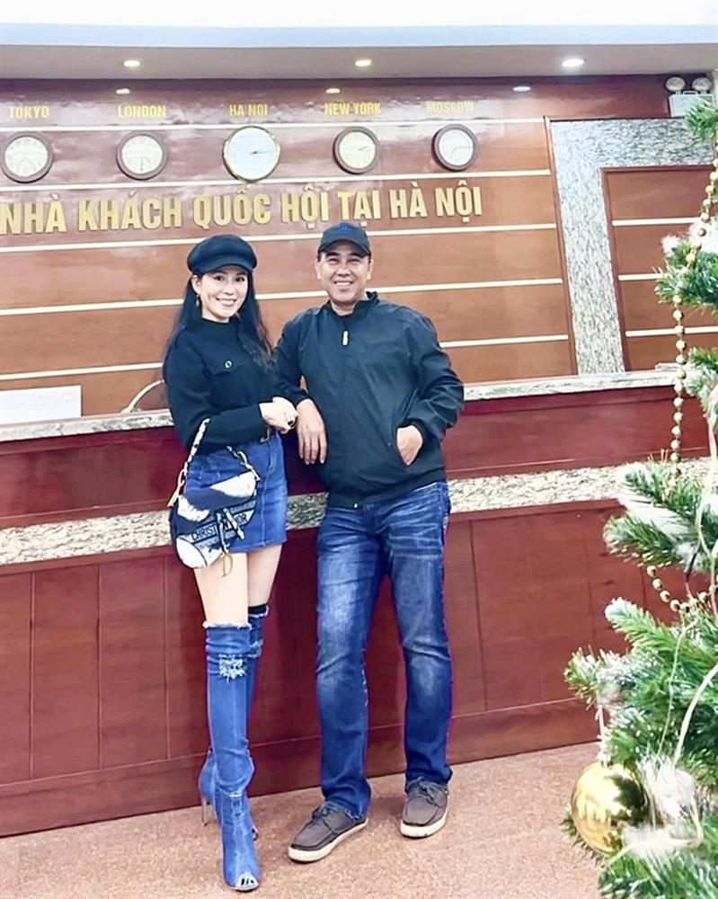 Đứng trong cung điện, ái nữ Quyền Linh như công chúa đời thực, ảnh mẹ ruột giàu có bất ngờ hơn-12