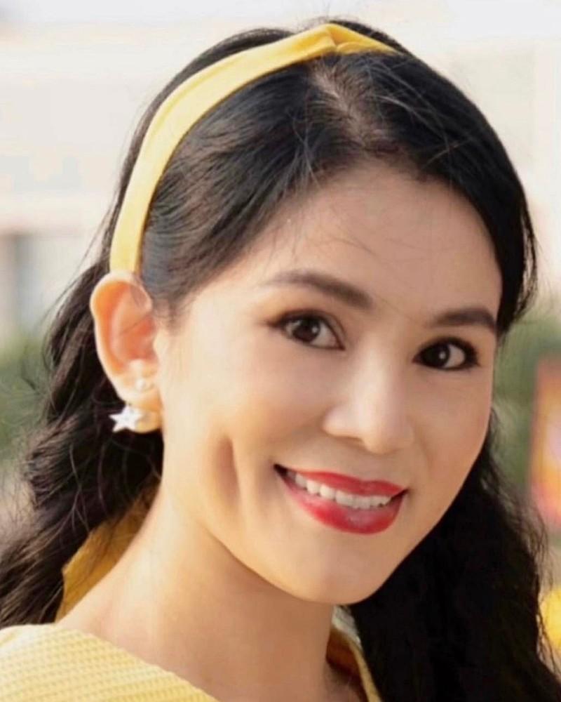 Đứng trong cung điện, ái nữ Quyền Linh như công chúa đời thực, ảnh mẹ ruột giàu có bất ngờ hơn-8