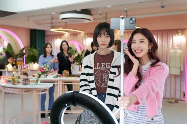 Celebrity lột mặt nạ tình bạn giới nổi tiếng, nhiều tiền-2