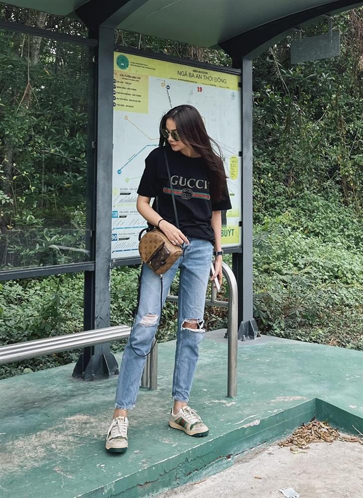 Các cách mặc quần jeans ống đứng trẻ trung và tôn dáng-1