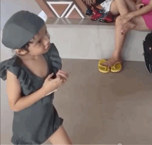 Con gái Trường Giang gây sốt khi lộ rõ gương mặt và biểu cảm đáng yêu-1