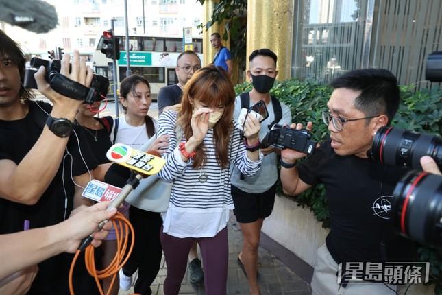 Người nhà Coco Lee bị bao vây tại tang lễ-1