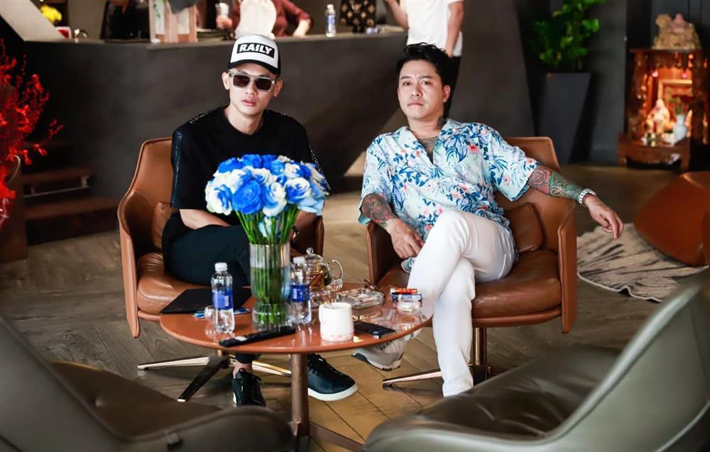 Phan Công Khanh và loạt ảnh phô trương sự giàu có-6