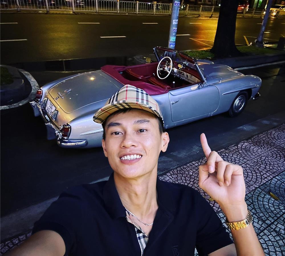 Phan Công Khanh và loạt ảnh phô trương sự giàu có-8