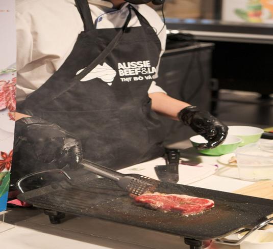 Thưởng thức miễn phí thịt bò chuẩn Úc ở siêu thị Annam Gourmet-2